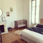 Maison St *