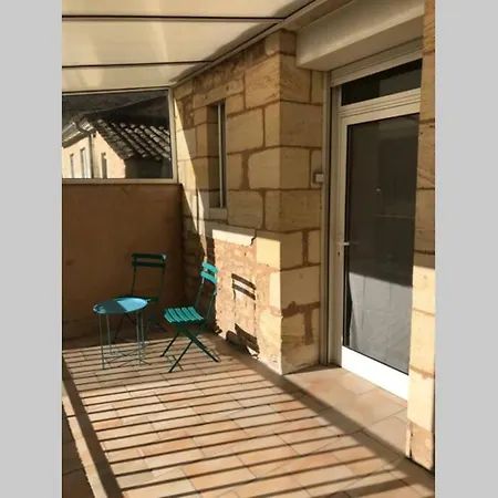 Maison St *
