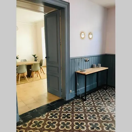 Maison St *