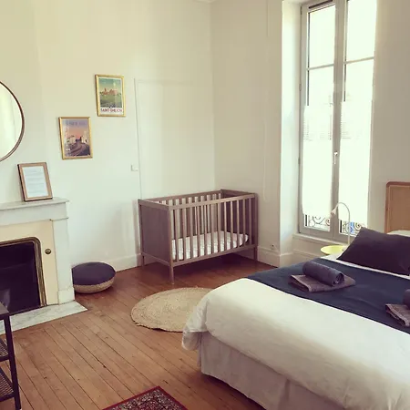 Maison St *